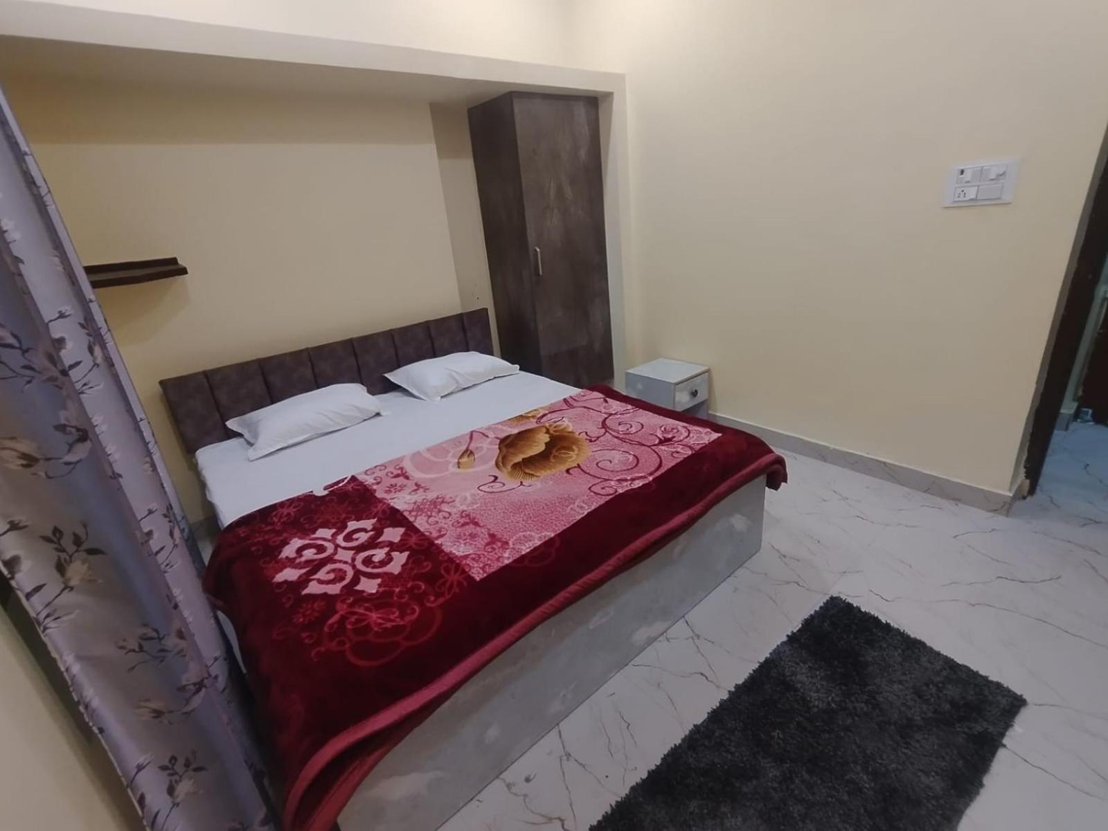 ורנאסי Sudarshan Home Stay מראה חיצוני תמונה